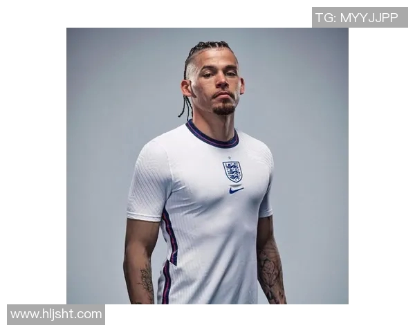 抖音头像中的足球明星女生展现个性魅力与运动风采