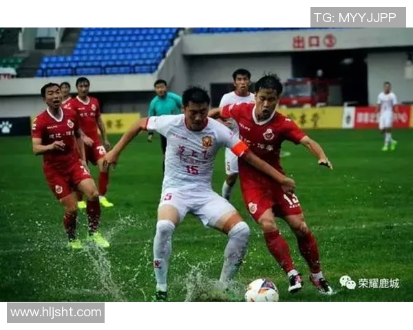 乌克兰足球明星勇赴战场展现爱国情怀与坚韧精神